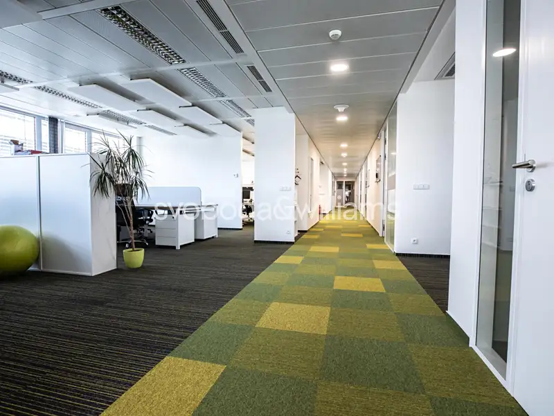 Pronájem kanceláře 281 m², Praha – náhled fotky 3