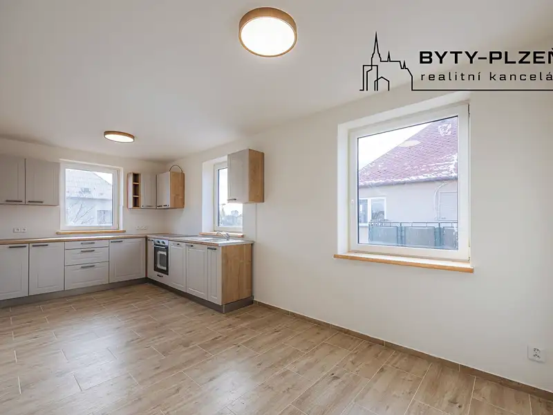 Pronájem bytu 2+1 80 m², Plzeň – náhled fotky 1