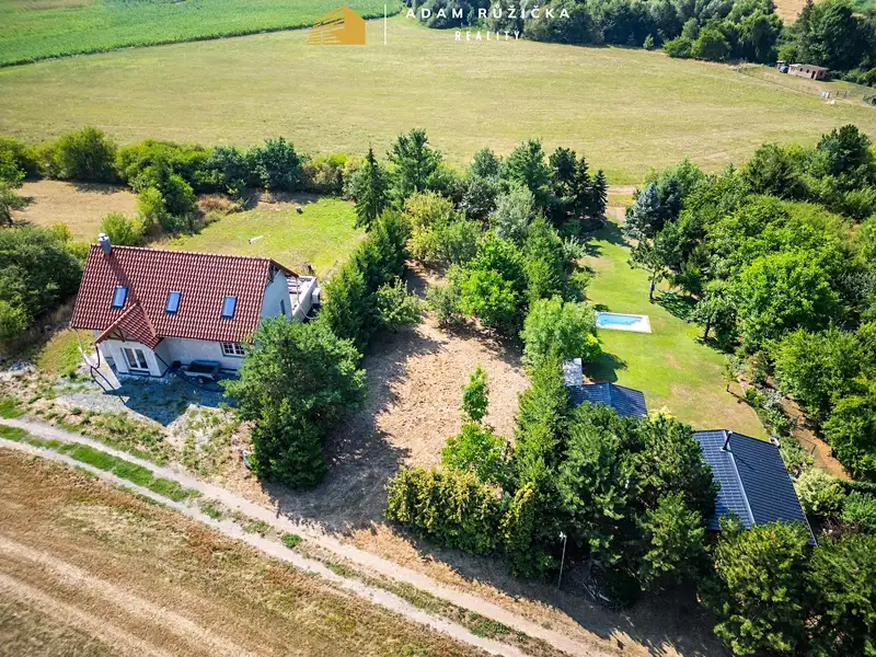 Prodej stavebního pozemku 1000 m², Sezemice – náhled fotky 2