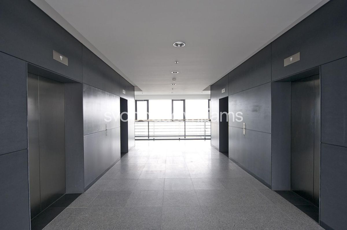 Pronájem kanceláře 2068 m² – fotografie 2