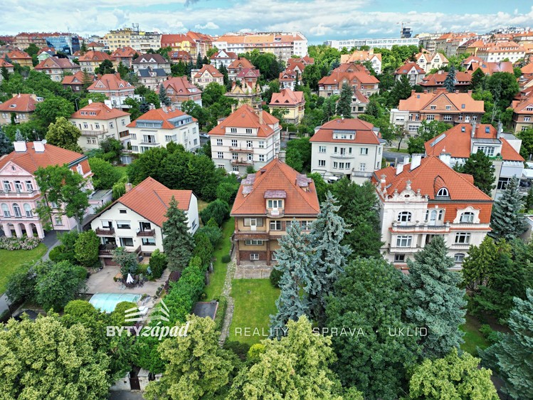 Будинок на продаж, 588 м² (15 з 16)