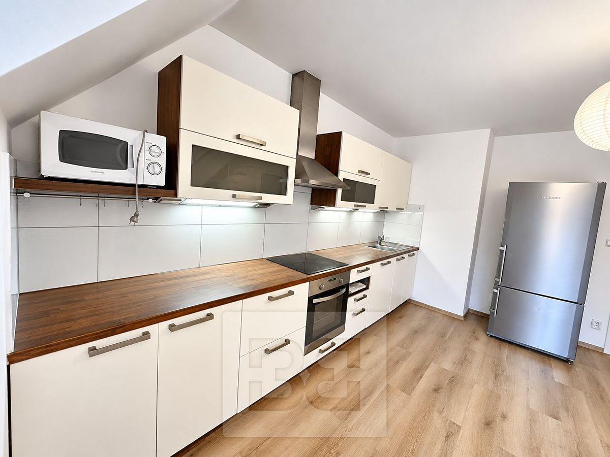 Pronájem bytu 4+1 99 m² – fotografie 5