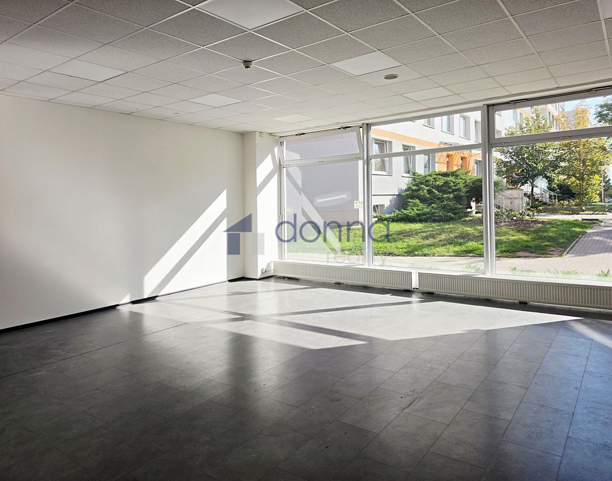 Pronájem obchodního prostoru 55 m² – fotografie 2