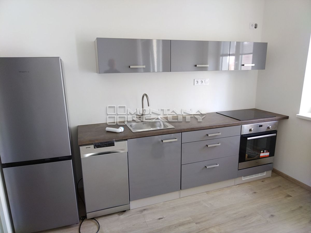 Pronájem bytu 1+kk 33 m² – fotografie 2