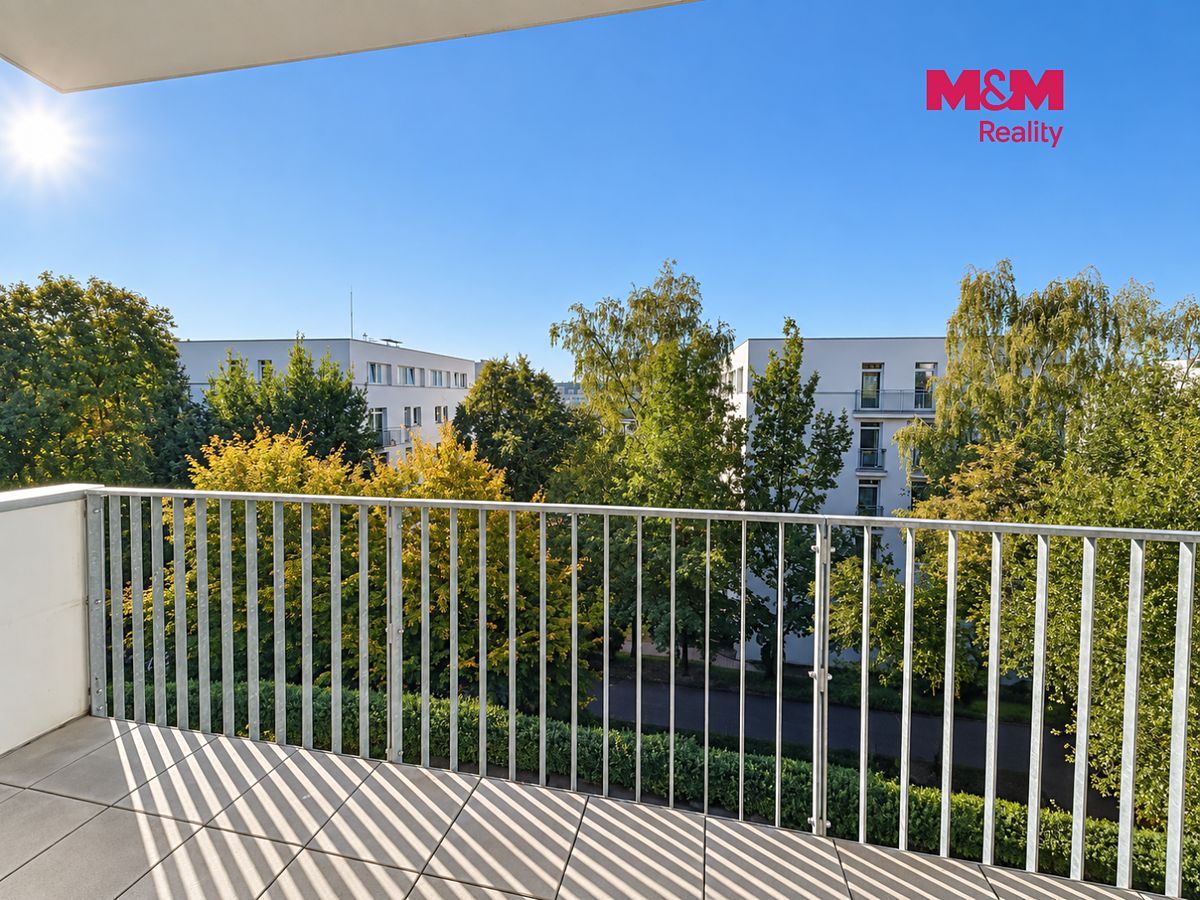 Pronájem bytu 4+kk 91 m² – fotografie 3