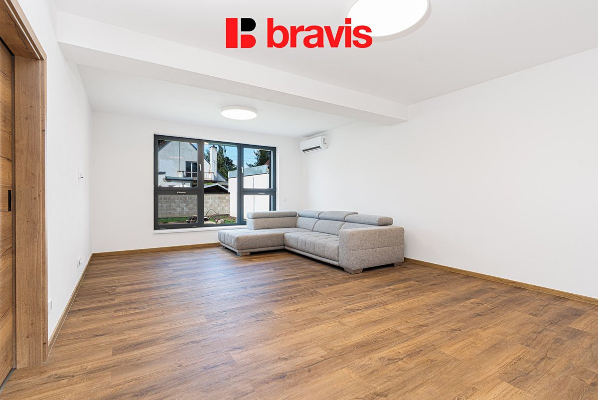 Pronájem rodinného domu 230 m², pozemek 414 m² – fotografie 5