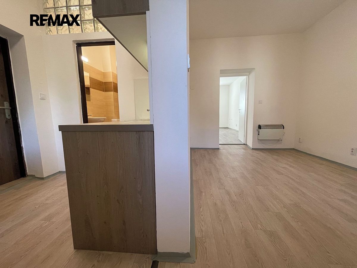 Pronájem bytu 2+kk 56 m² – fotografie 4