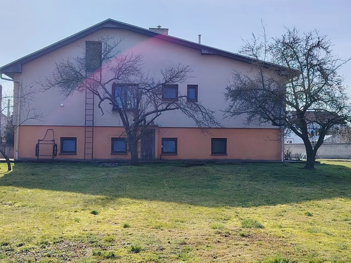 Prodej rodinného domu 204 m², pozemek 2932 m²