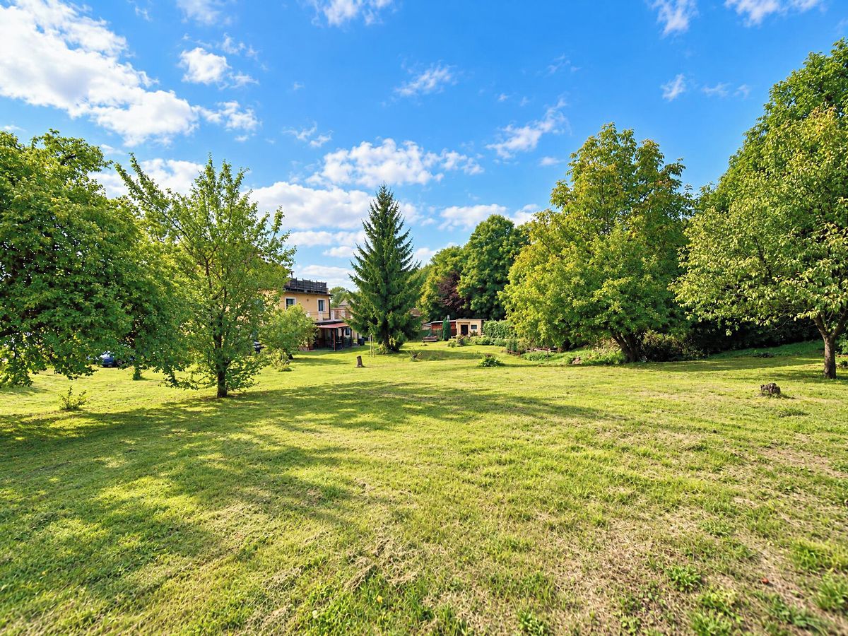 Prodej stavebního pozemku 1273 m² – fotografie 3