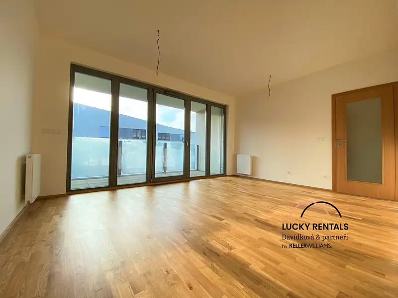 Pronájem bytu 2+kk 56 m², Praha – náhled fotky 2