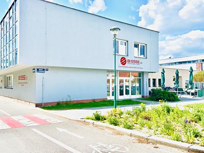 Pronájem obchodního prostoru 593 m²