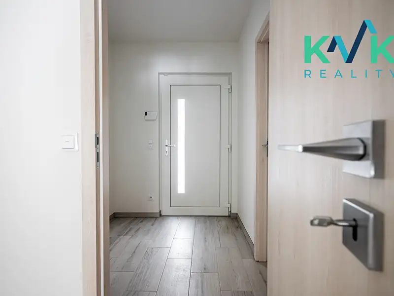 Prodej rodinného domu 160 m², pozemek 690 m², Sadov – náhled fotky 2