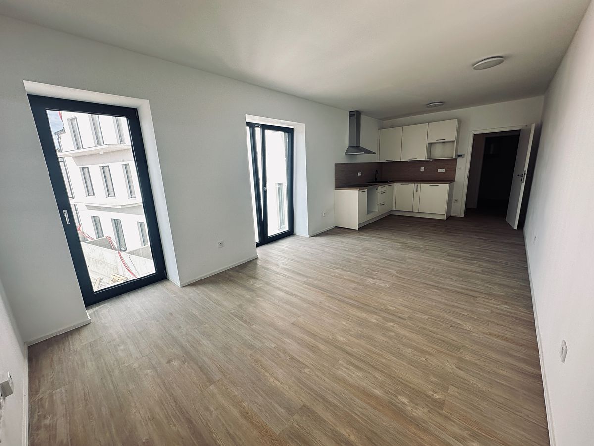 Pronájem bytu 1+kk 36 m² – fotografie 4