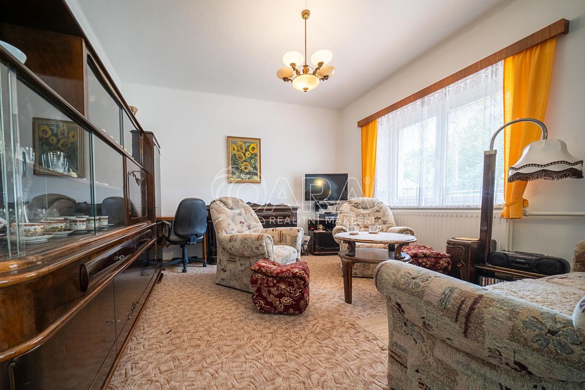 Prodej rodinného domu 180 m², pozemek 638 m² – fotografie 2