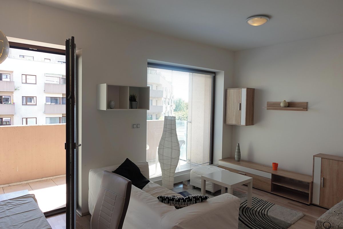 Pronájem bytu 1+kk 42 m² – fotografie 2