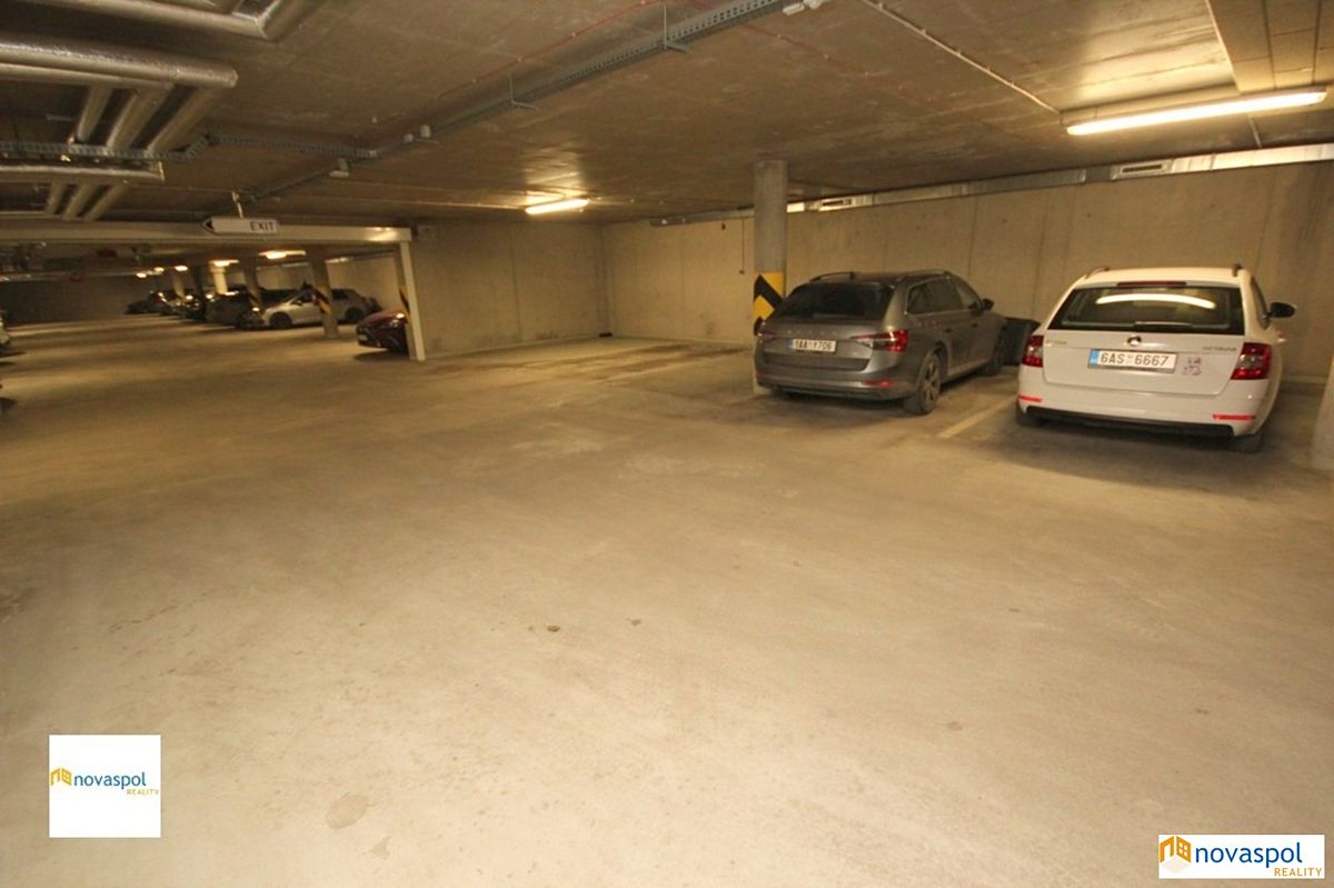 Pronájem garážového stání 15 m² – fotografie 2