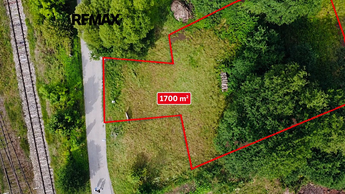 Prodej stavebního pozemku 1700 m² – fotografie 3