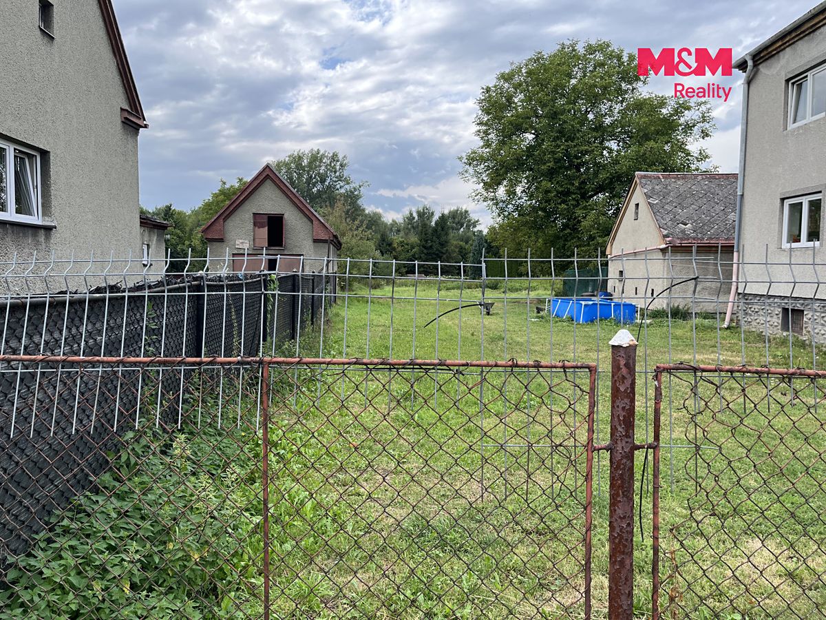 Prodej stavebního pozemku 871 m² – fotografie 2