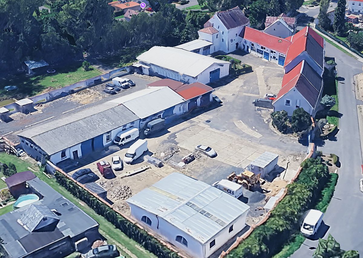 Prodej výrobní haly, prostoru 2000 m²