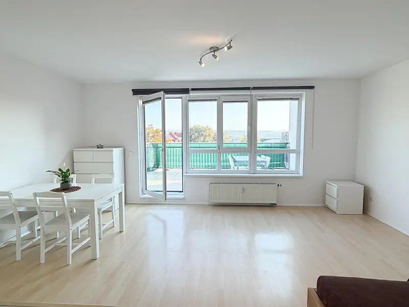 Pronájem bytu 1+kk 42 m², Praha – náhled fotky 3
