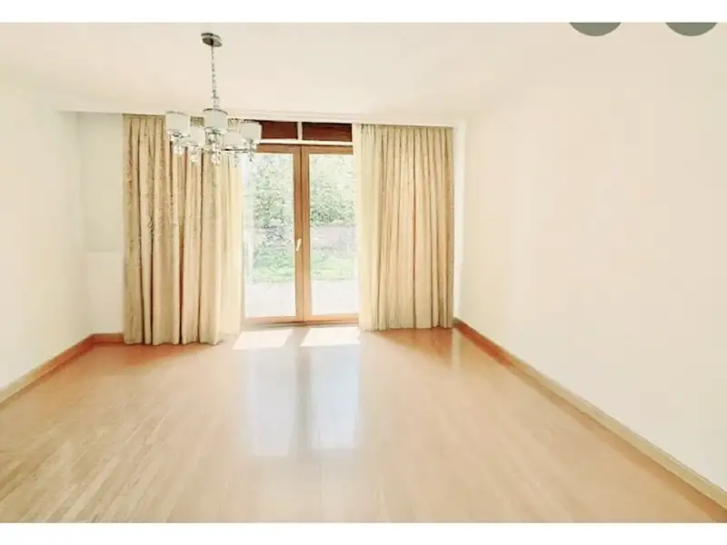 Prodej bytu 1+kk 36 m², Praha – náhled fotky 1