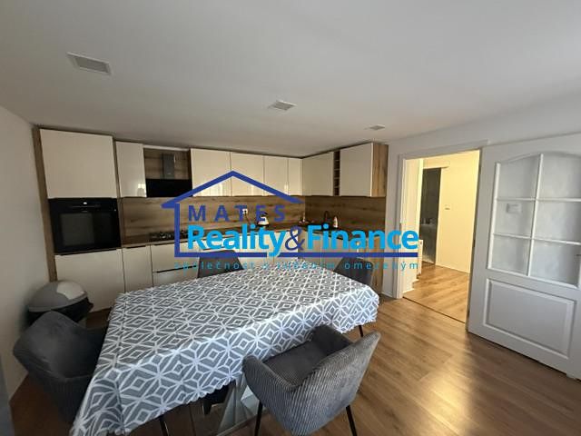 Prodej rodinného domu 452 m², pozemek 452 m² – fotografie 4