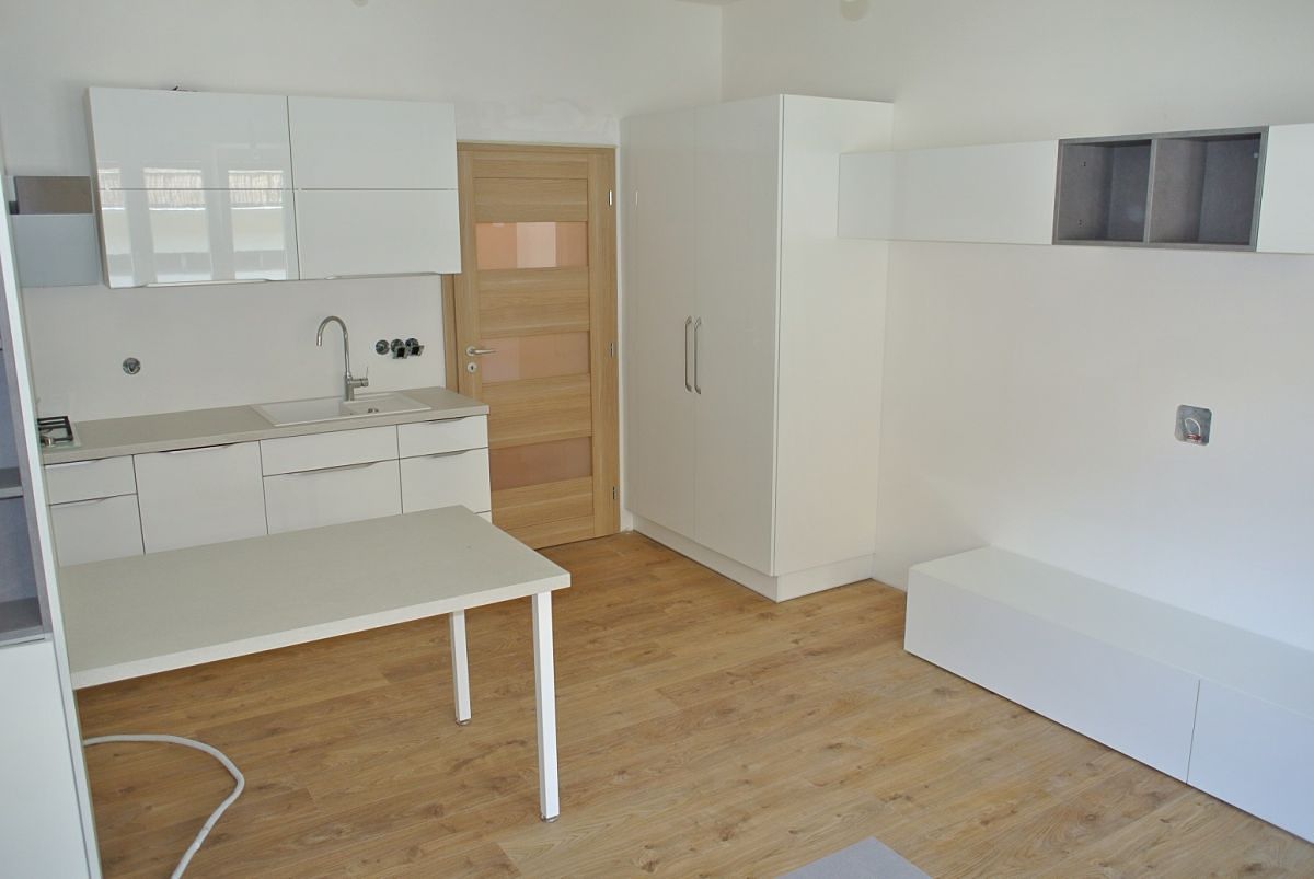 Pronájem bytu 2+kk 46 m² – fotografie 4
