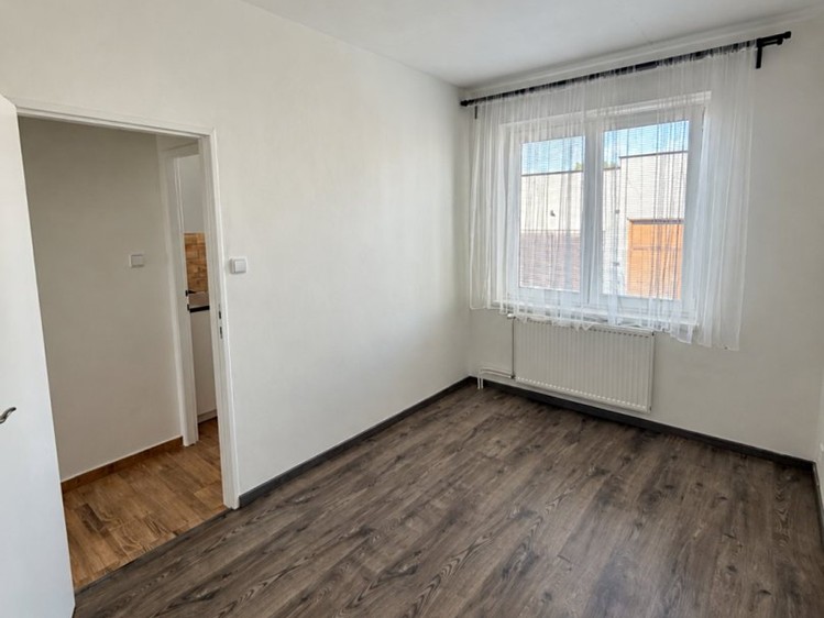 Pronájem bytu 3+1, 76 m² (1 z 10)