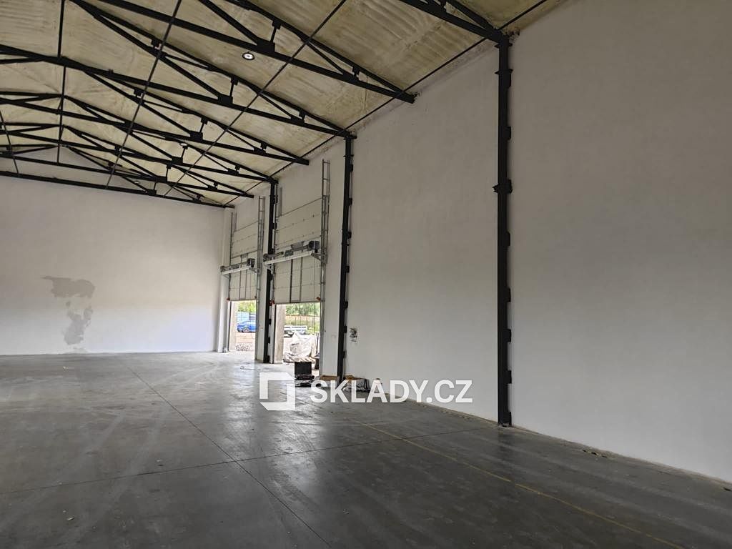 Pronájem skladového prostoru 446 m² – fotografie 2