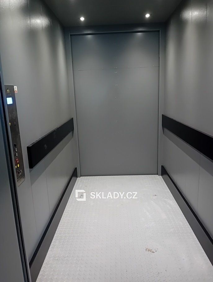 Pronájem skladového prostoru 835 m² – fotografie 3