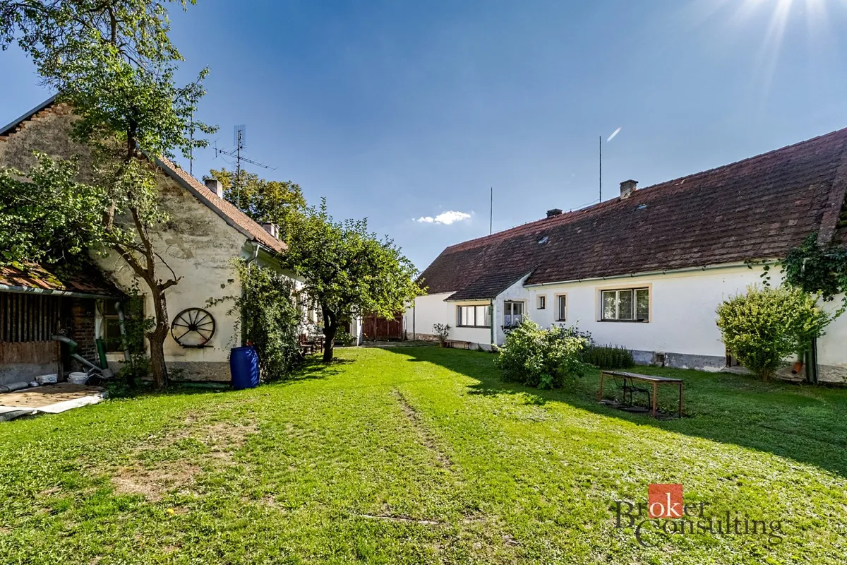 Prodej rodinného domu 202 m², pozemek 8214 m²