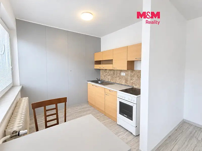 Pronájem bytu 1+kk 32 m², Hradec Králové – náhled fotky 1