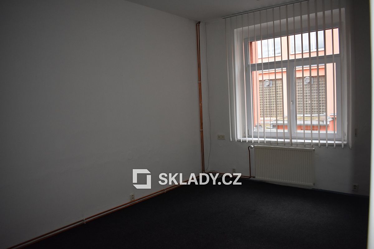 Pronájem kanceláře 35 m² – fotografie 3