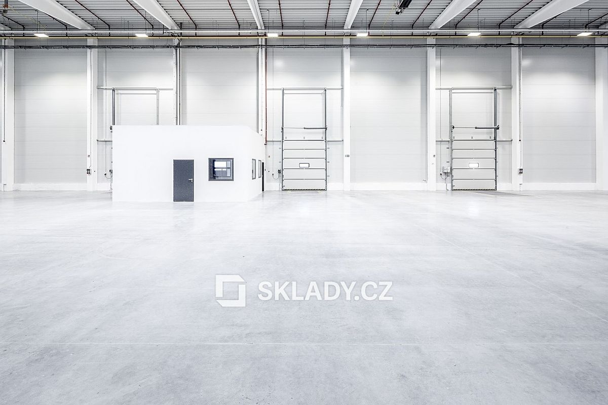 Pronájem skladového prostoru 2170 m² – fotografie 2
