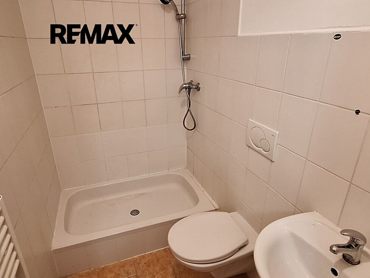 Pronájem bytu 1+kk, 20 m² (3 z 6)