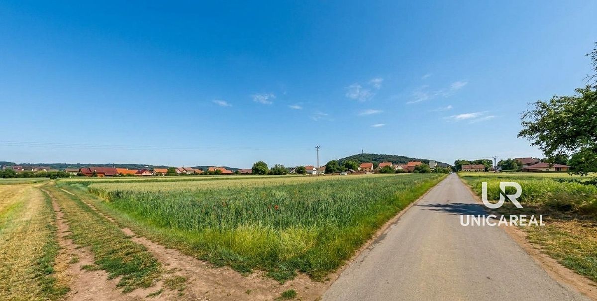 Prodej stavebního pozemku 2596 m²