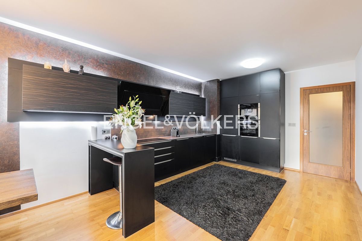 Pronájem bytu 3+kk 88 m² – fotografie 2