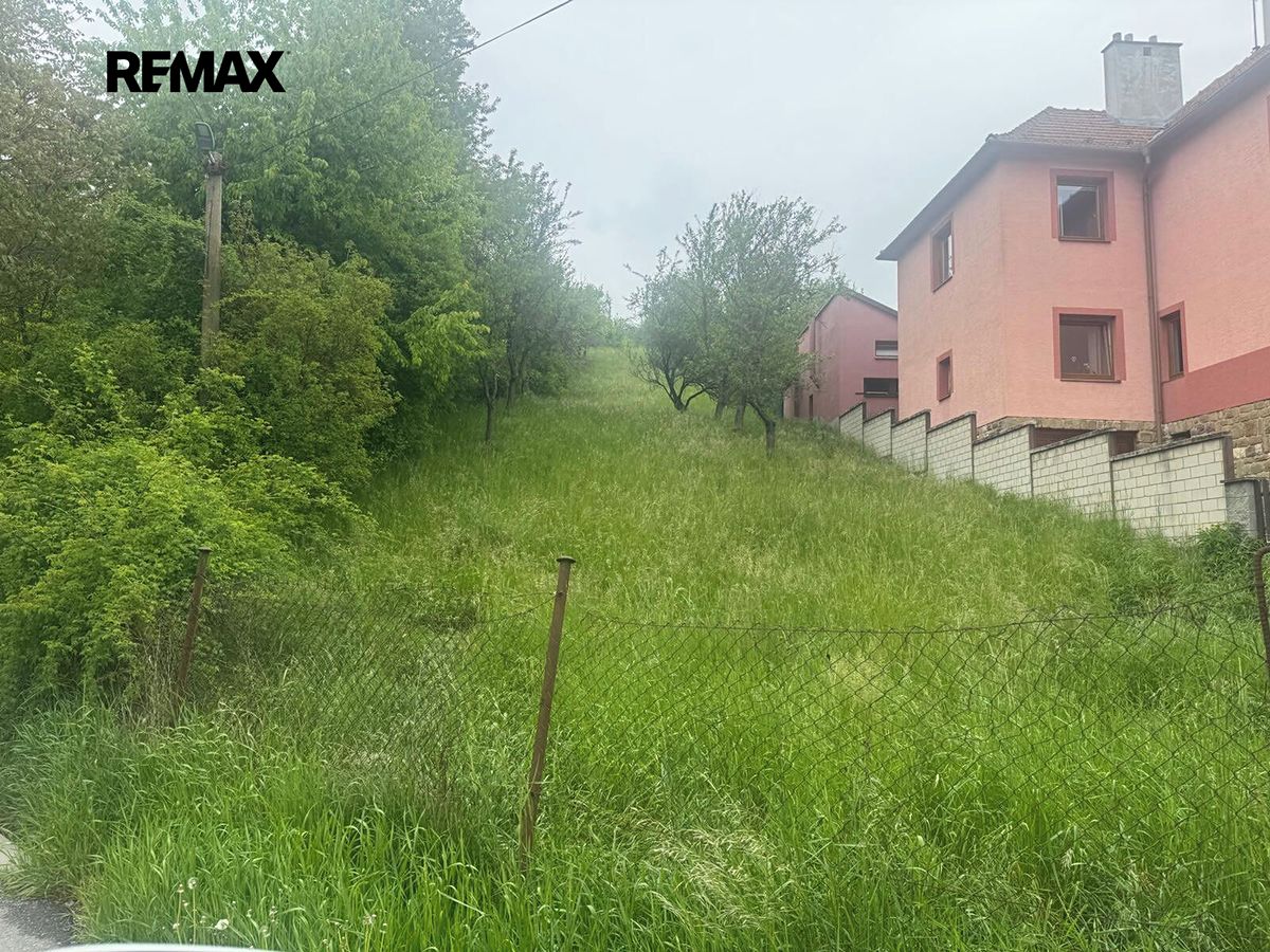 Prodej stavebního pozemku 646 m² – fotografie 3