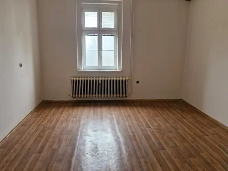 Pronájem bytu 1+1 44 m², Stochov – náhled fotky 2