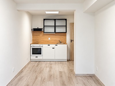 Pronájem komerčního prostoru, 30 m² (2 z 8)