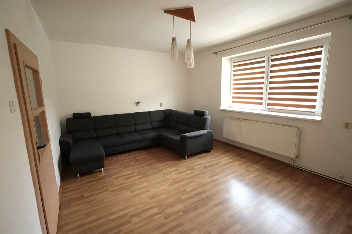Prodej rodinného domu 93 m², pozemek 154 m² – fotografie 2