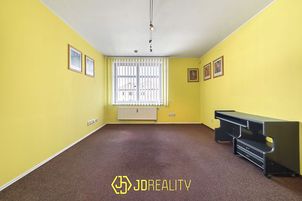 Pronájem kanceláře 151 m² – fotografie 5