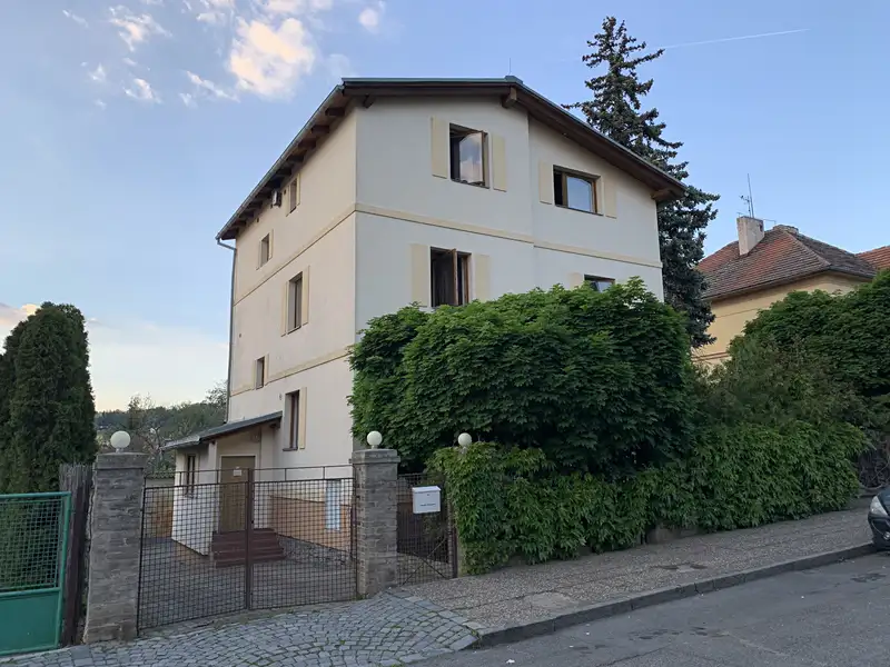 Prodej vily 252 m², pozemek 1237 m², Praha – náhled fotky 2