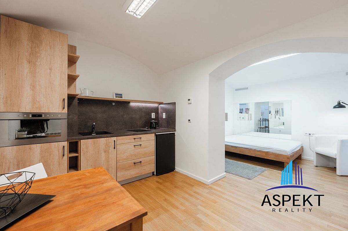 Pronájem bytu 1+kk 32 m²