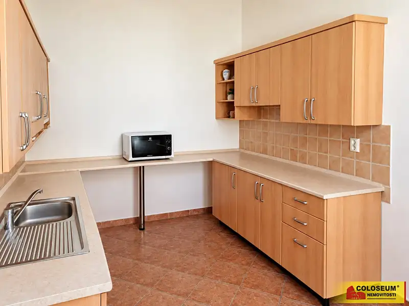 Pronájem bytu 3+1 86 m², Vysočany – náhled fotky 2