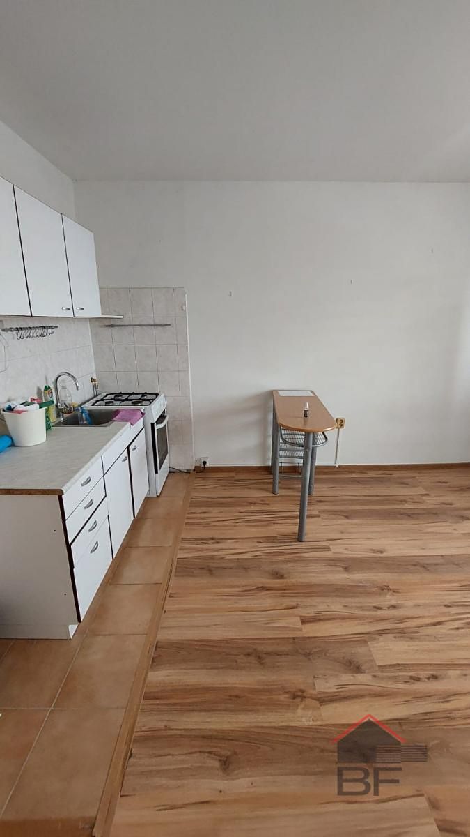 Pronájem bytu 2+kk 40 m² – fotografie 4