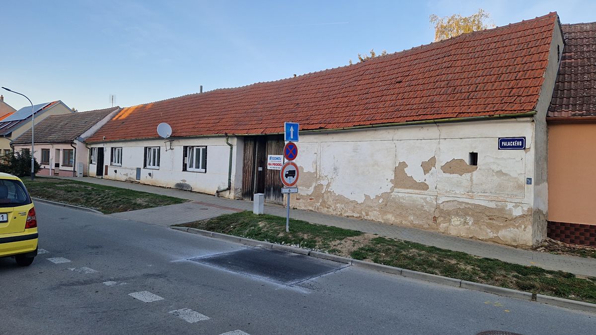 Prodej rodinného domu 200 m², pozemek 4517 m² – fotografie 3