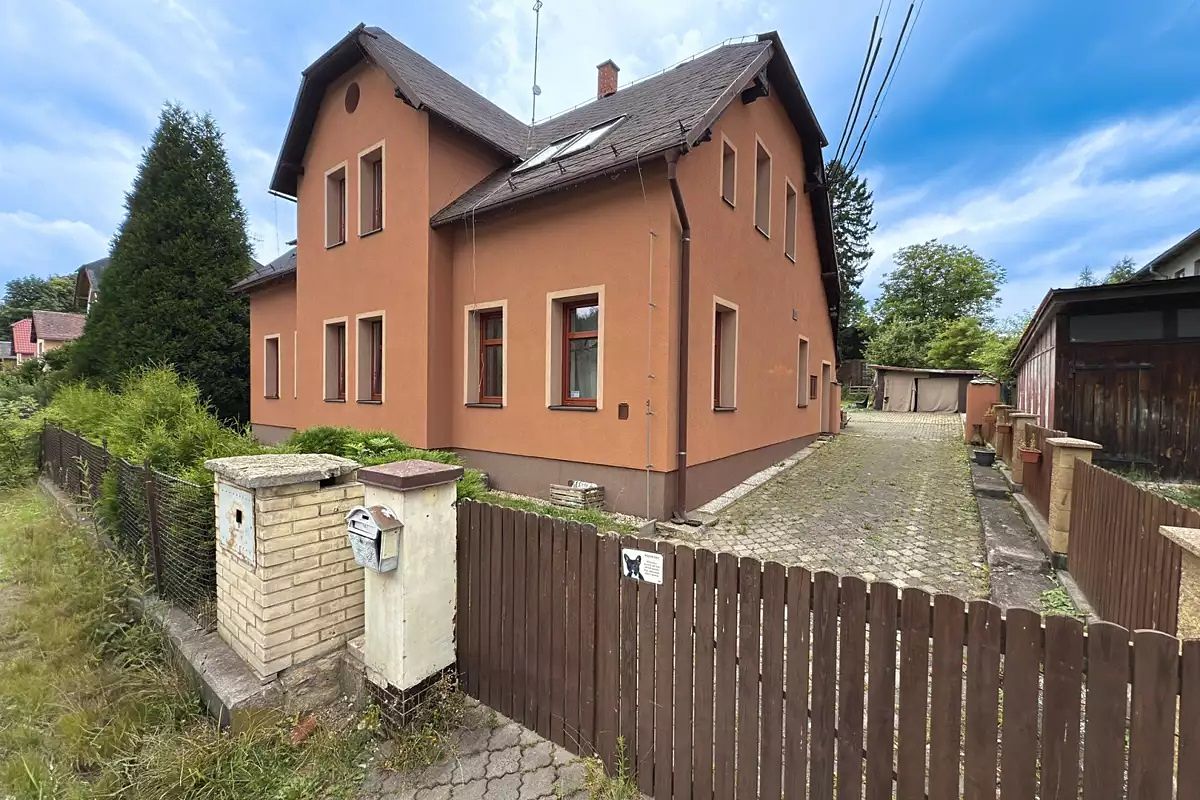Prodej rodinného domu 177 m², pozemek 1575 m²