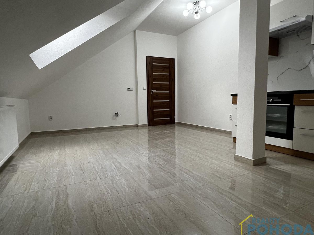 Pronájem bytu 3+kk 70 m² – fotografie 3