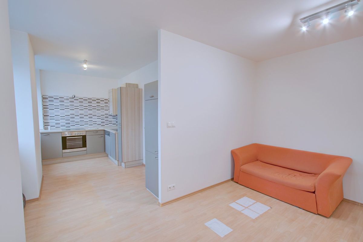 Pronájem bytu 1+kk 30 m² – fotografie 4